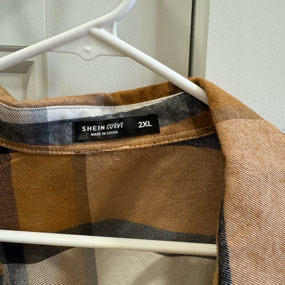 Women’s plaid flannel - Picture 4 of 4